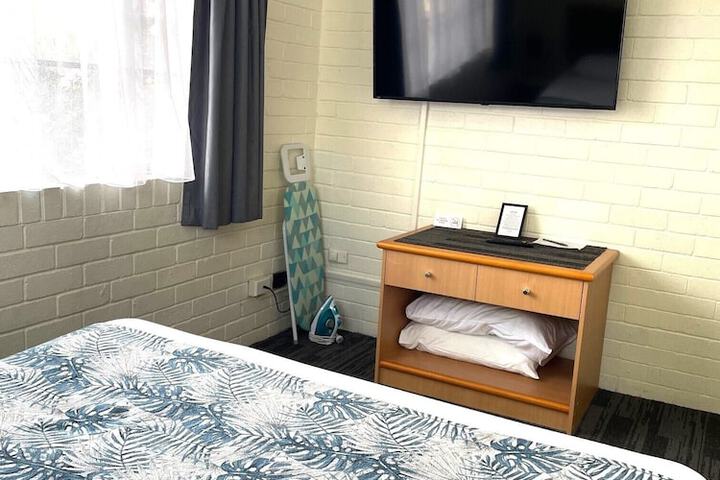 Room 40 of 85