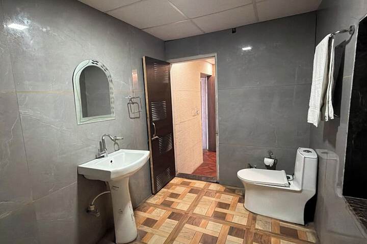 Room 17 of 30