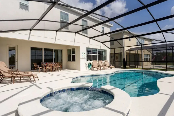 Pool 9 of 23