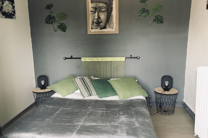 Room 5 of 27