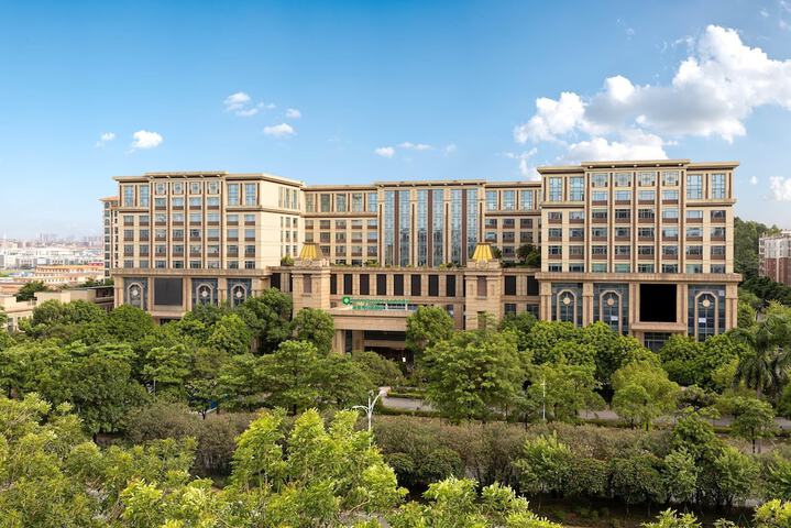 Exterior of Wyndham Garden Foshan Nanhai