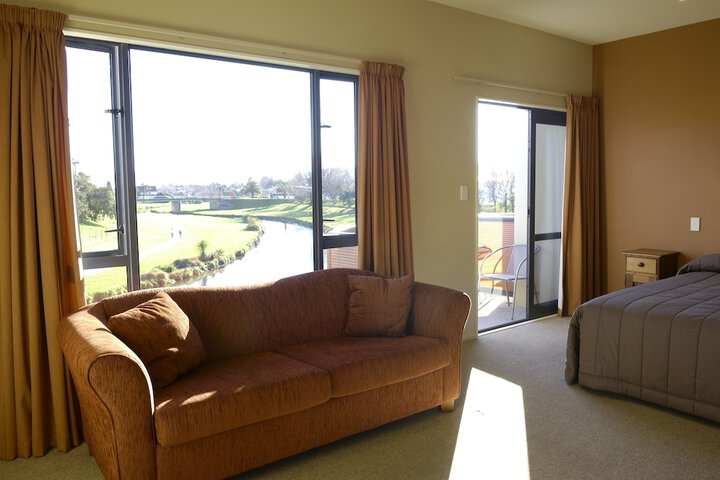 Room 4 of 40