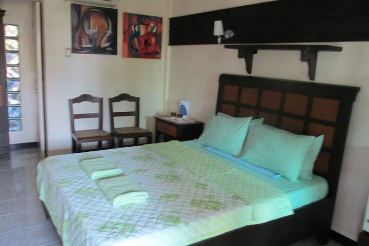 Room 4 of 51