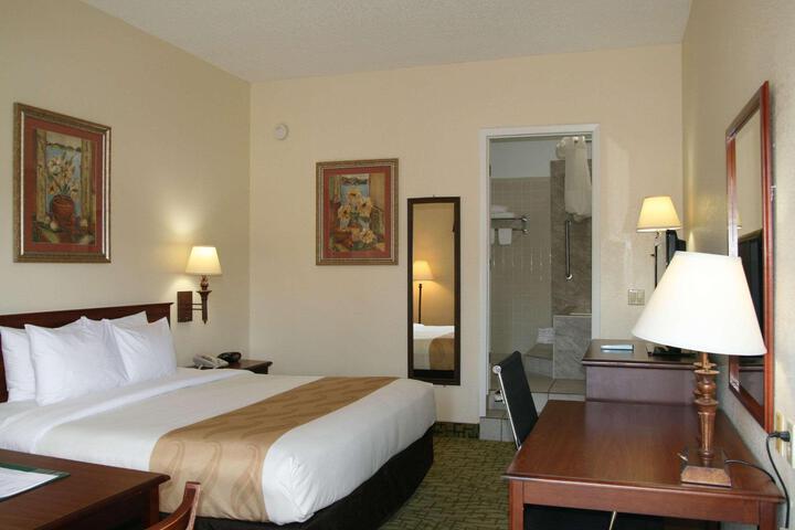 1 King Bed (1 of 7)