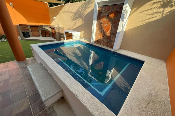 Pool 15 of 21
