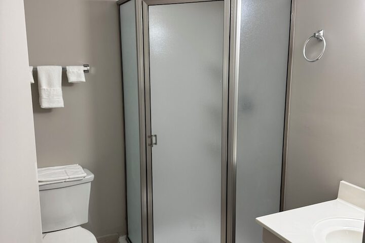 Room 8 of 12