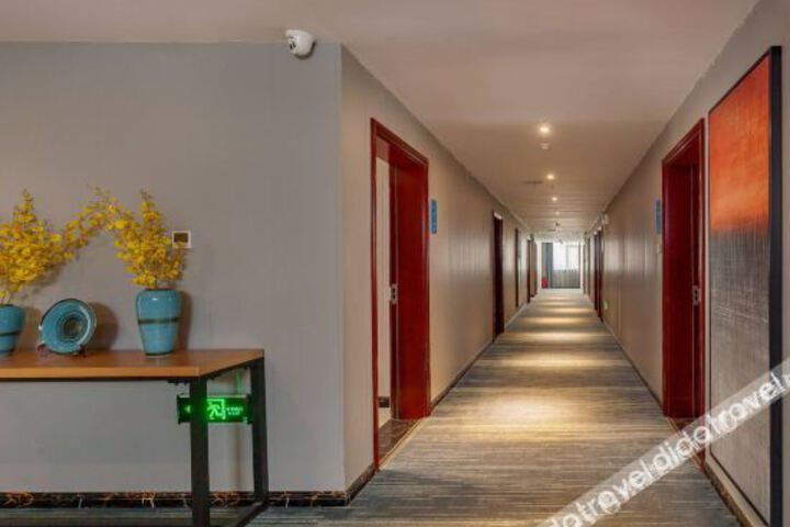 Hotel Interior 10 of 26