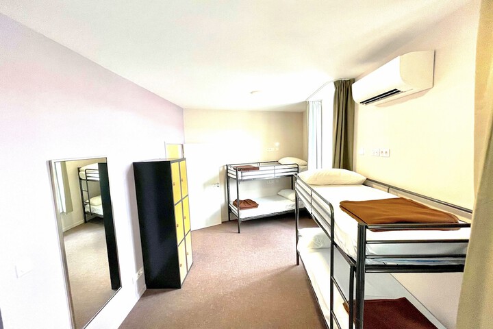 Room 13 of 39