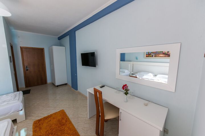 Room 8 of 69