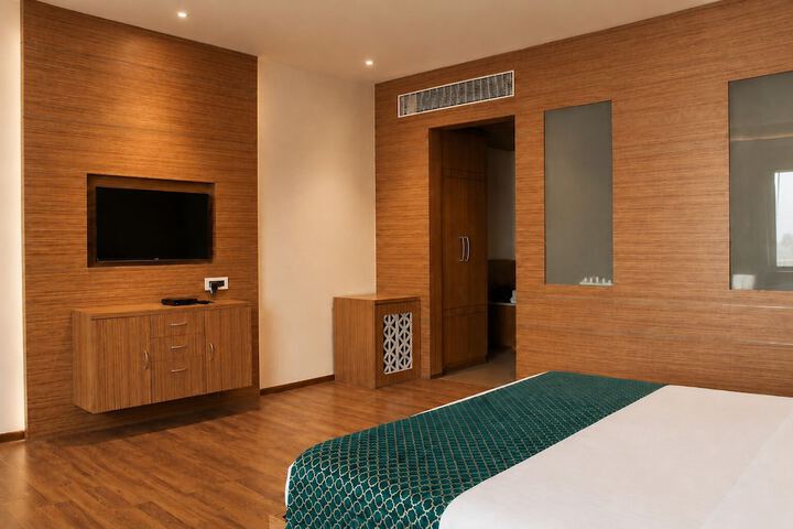 Room 13 of 31