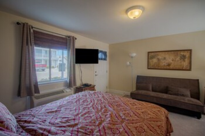 Room 16 of 18