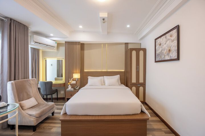 Room 5 of 49