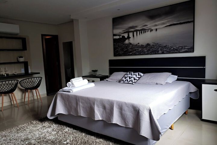 Room 3 of 6
