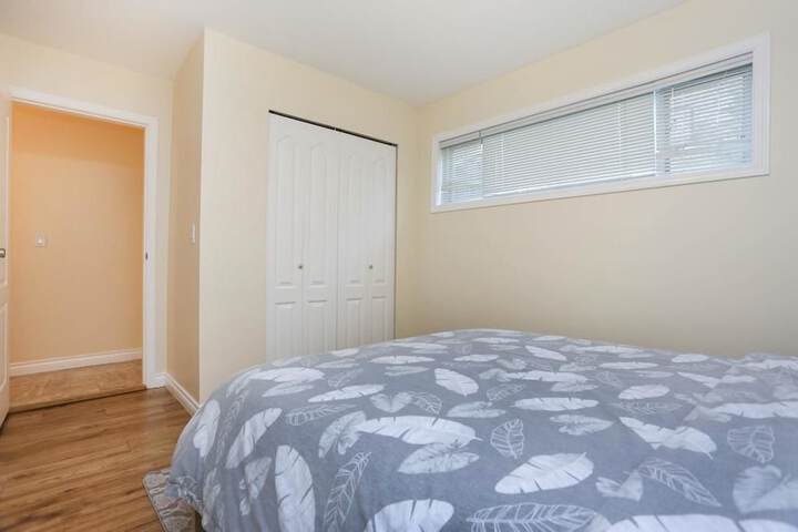 Room 3 of 27