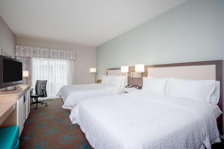 2 Queen Beds with Balcony (13 of 13)