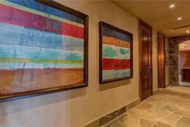Ballroom/Hall 7 of 34