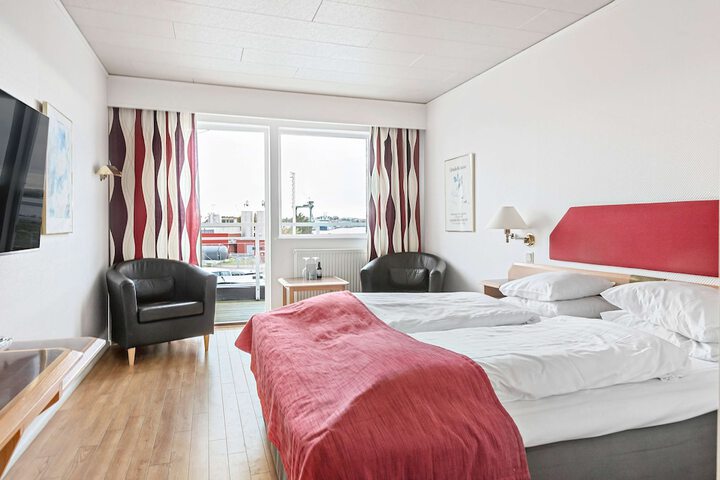 Room 25 of 106