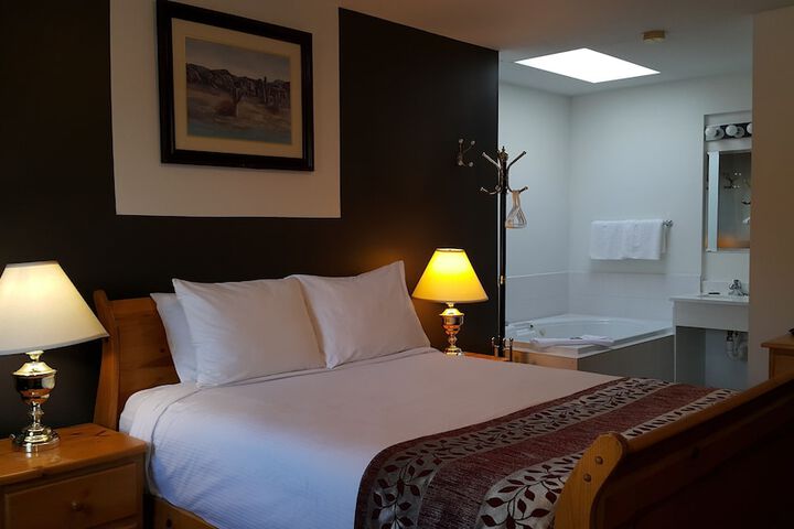 Room 11 of 65