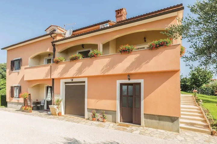 Amazing Home in Tar-vabriga With Wifi and 2 Bedrooms
