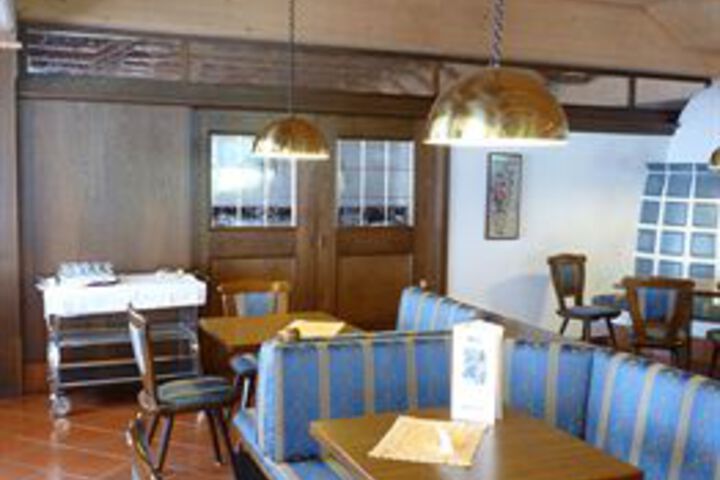 Dining 3 of 16