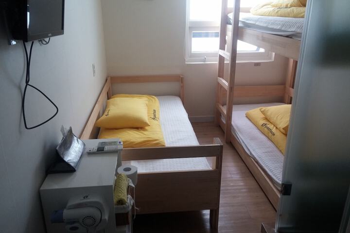 Room 6 of 60