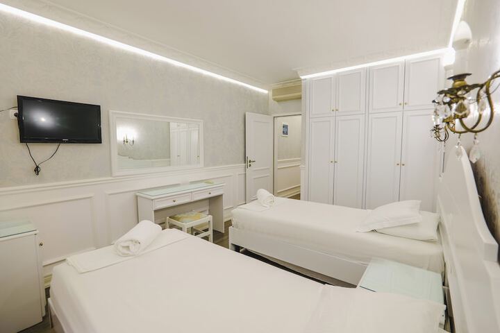 Room 39 of 148