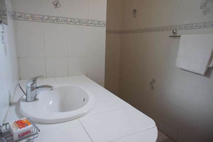 Room 10 of 13