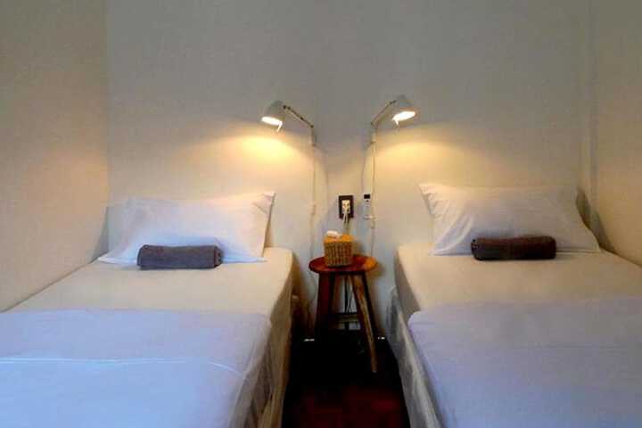 Room 6 of 65