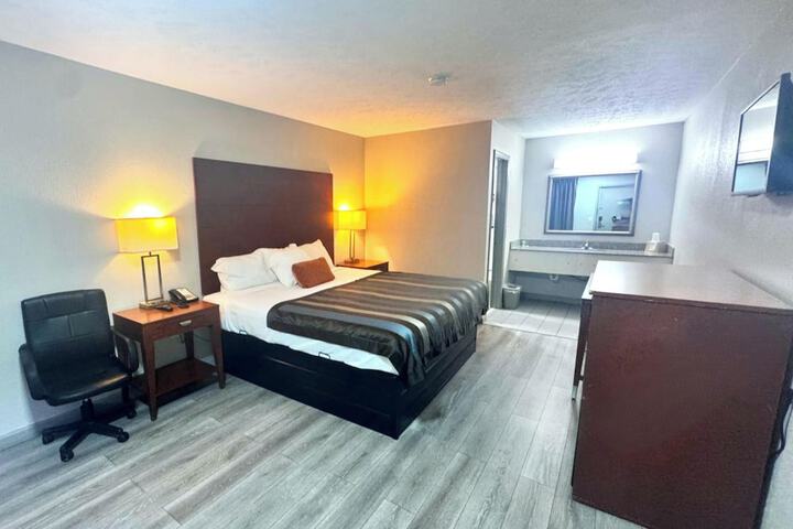 Room 8 of 22
