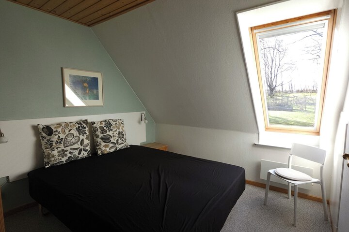 Room 3 of 93