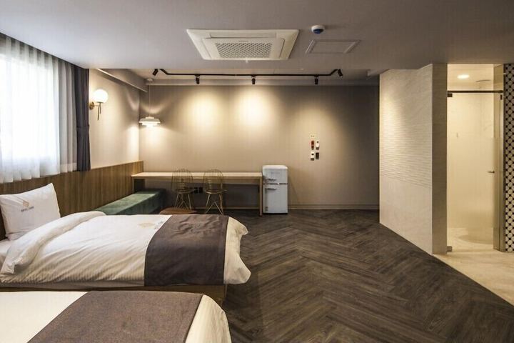 Room 29 of 107