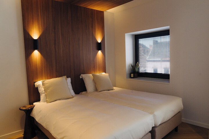 Room 2 of 59