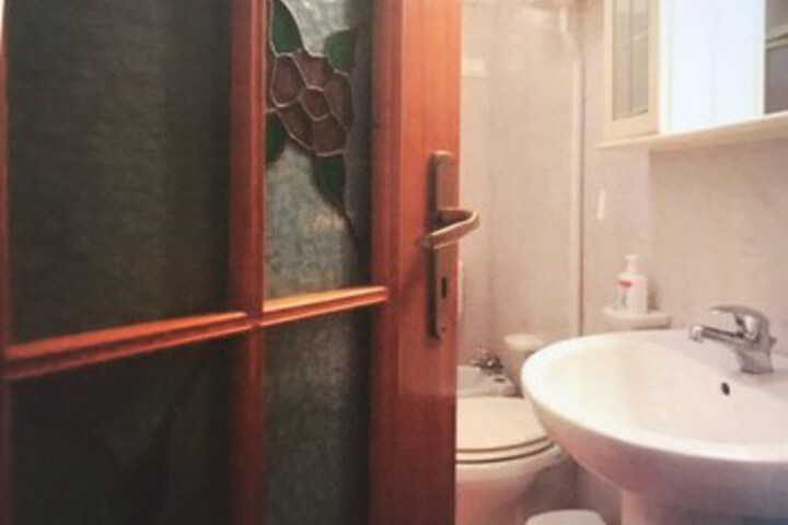 Room 5 of 19