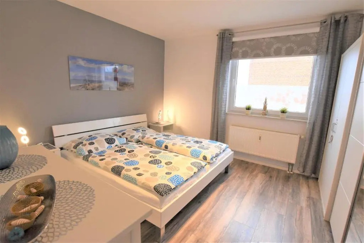 Room 2 of 2