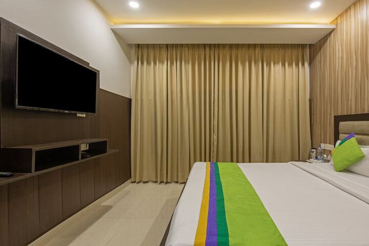 Room 16 of 32