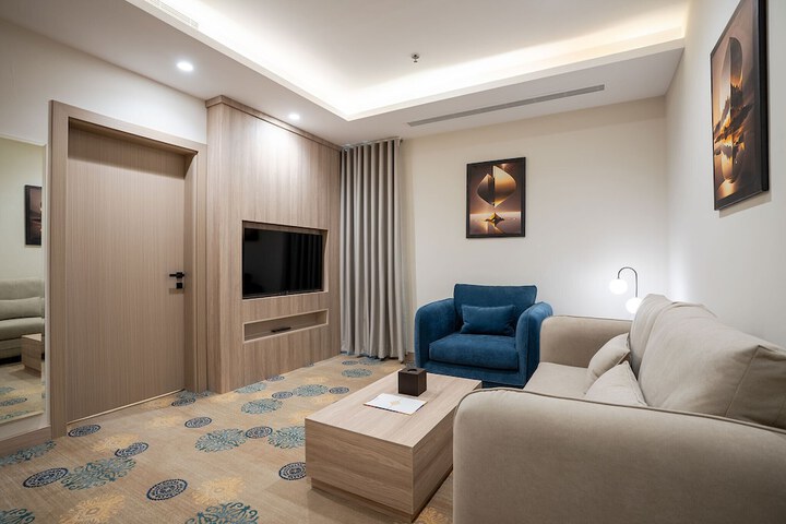 Room 11 of 17