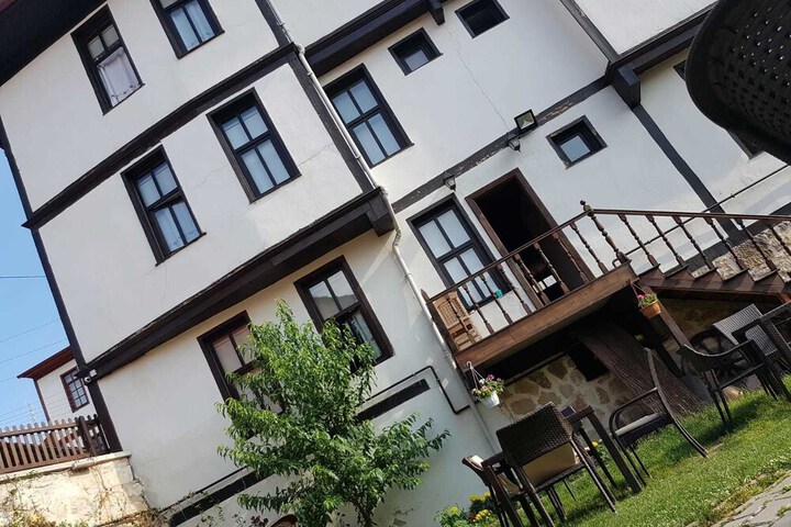 Hotel Entry