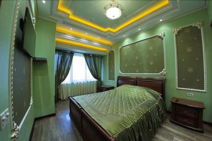 Room 15 of 25