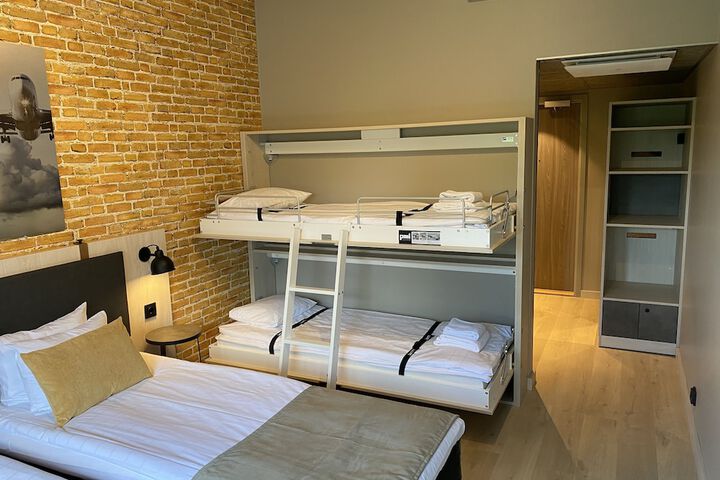 Room 30 of 117