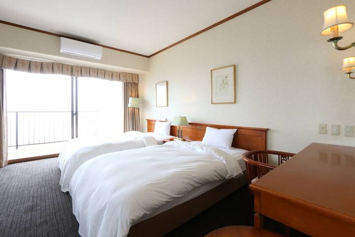 Room 17 of 44