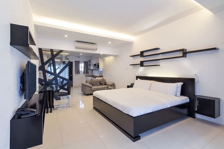 Room 3 of 51