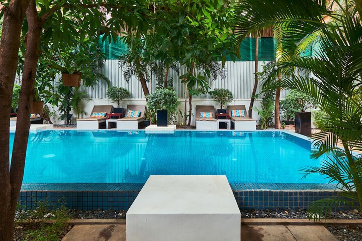 Pool 33 of 46