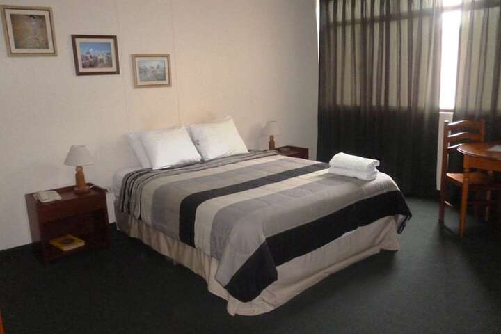 Room 7 of 18