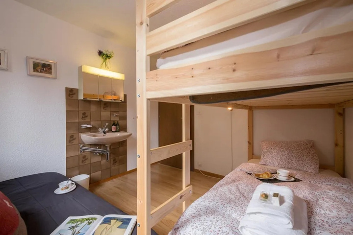 Room 3 of 12