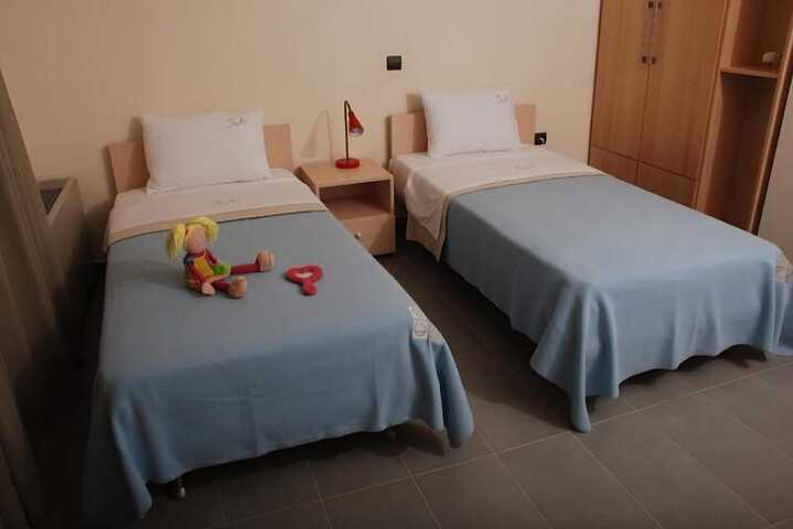 Room 4 of 44