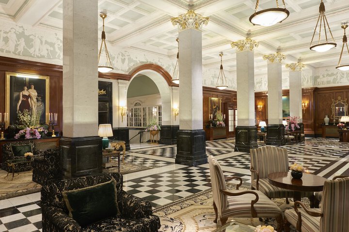 Entrance & Lobby