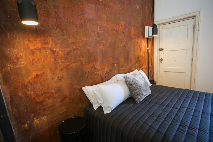 Room 16 of 72