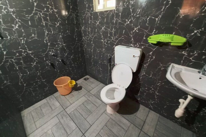 Room 42 of 60