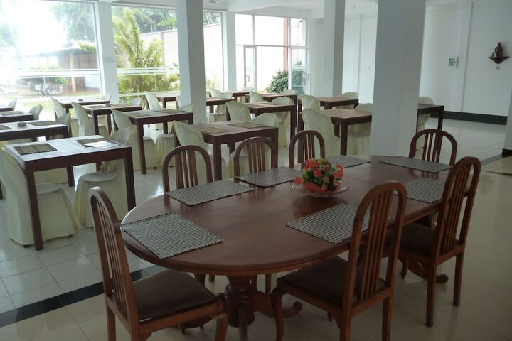 Dining 44 of 68
