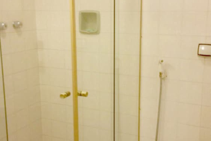 Room 12 of 18